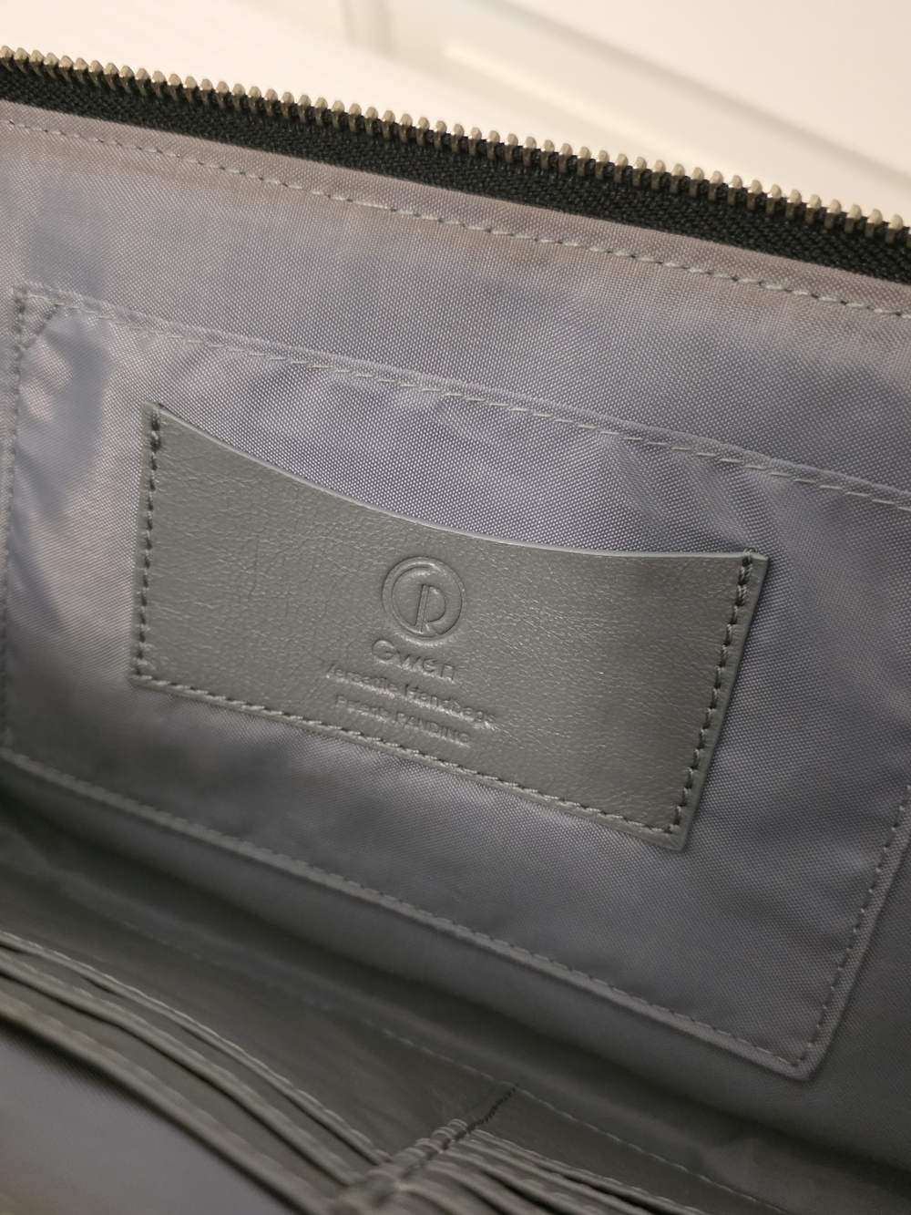 Gwen Convertible Grey & Black Leather Clutch Bag, Versatile Zip Close - Picture 4 of 16